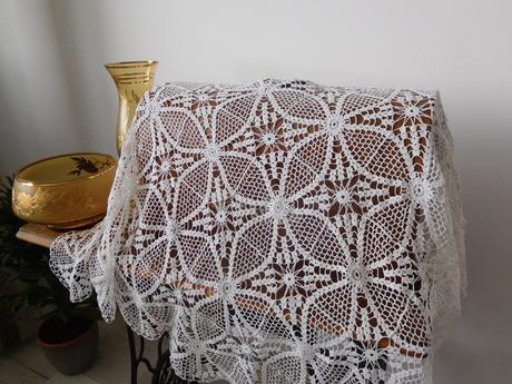 Háčovaná dečka/obrus biela 115 x 115 cm, 