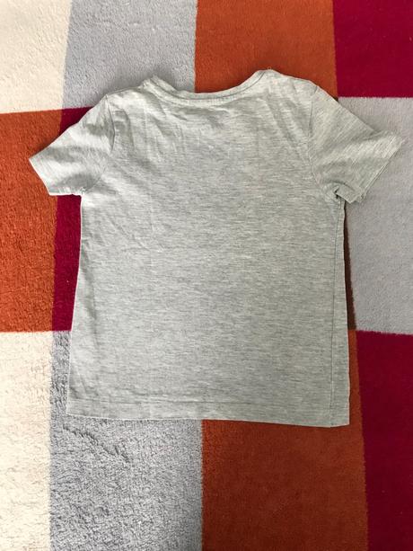 Tričko s meniacimi flitrami - zn. c&a, veľ. 116, c&a,116
