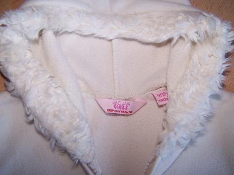 S kožušinkou na kapucni, 80