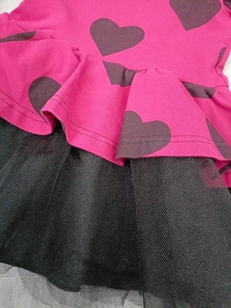 Srdiečkové elegantné šaty, 98