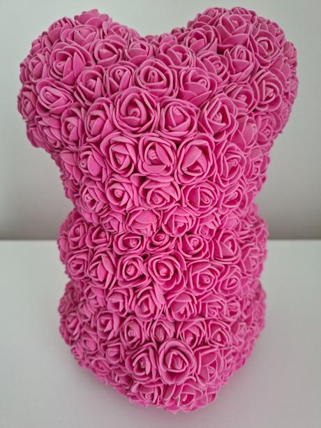 Macko z penových ruží,