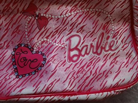 Barbie kabelka pre dievča, nie bábiky,