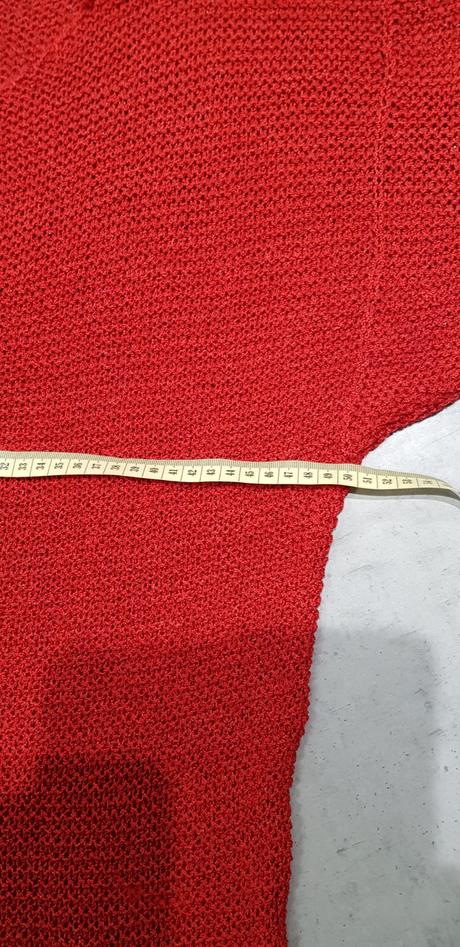 Červený transparentný sveter, 42