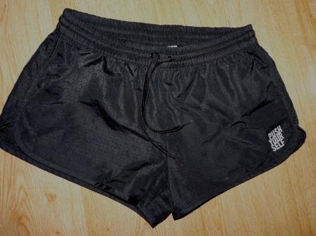 Cierne sportove kratasy, crivit,152