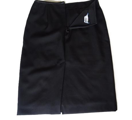 Dámska sukňa s koženým lemovaním, veľ. 38, m