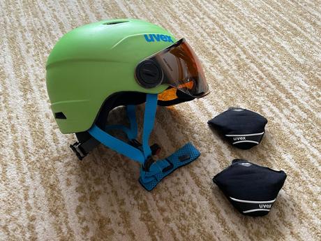 Lyžiarska prilba so štítom uvex visor pro 54-56 cm, uvex,m