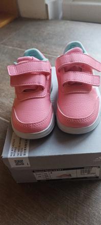 Tenisky adidas, 23