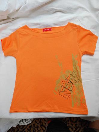 Jednoduché dievčenské tričko, 152