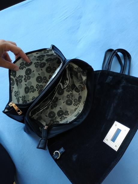 Čierna listová kabelka,