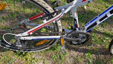 Bicykel cube 240, 24