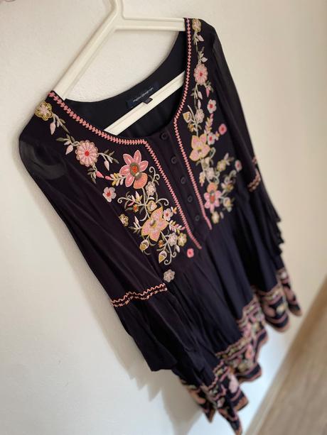 Krásne luxusné šaty, s