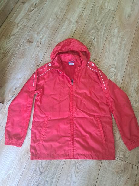 Nepremokavá bunda, 152