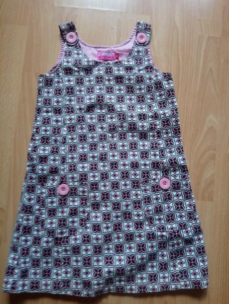 Dievčenské šaty, 122