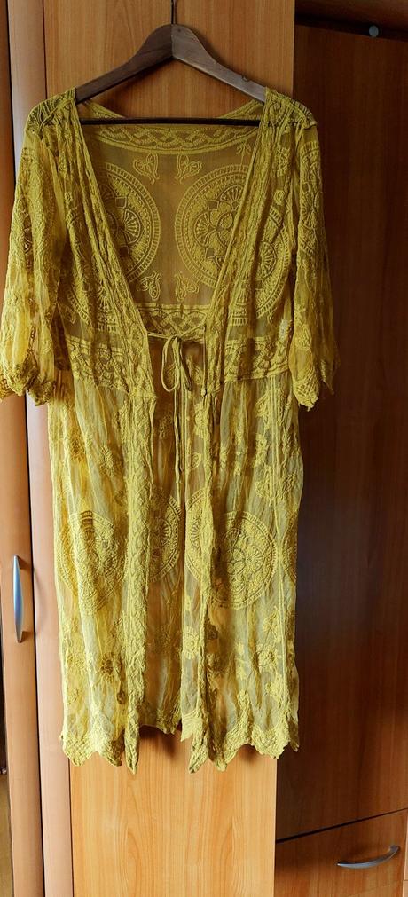 Háčkovaný prehoz na plavky, 