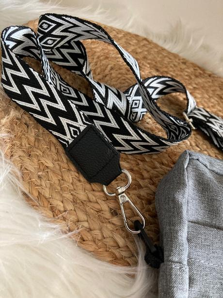 Sivá crossbody taška,