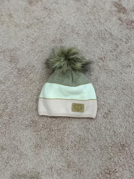 Čiapka s brmbolcom na zimu, 48