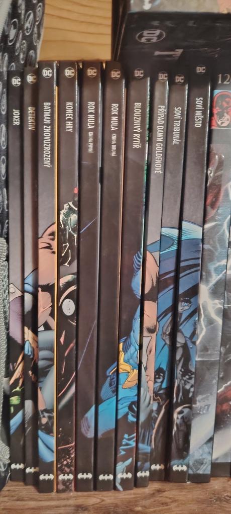 Ultimátny komixovy komplex marvel a komixy batman, 