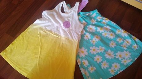 Dvoje nenosene šaty, f&f,104