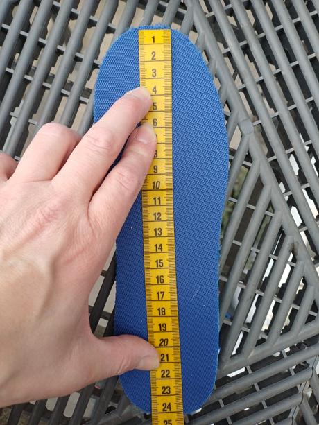 Svietiace tenisky, 36