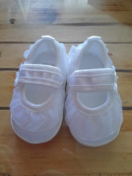 Saténové capačky (3-6m) nové, 19