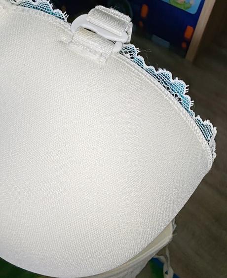 Samodrziaca podprsenka, esmara,85b