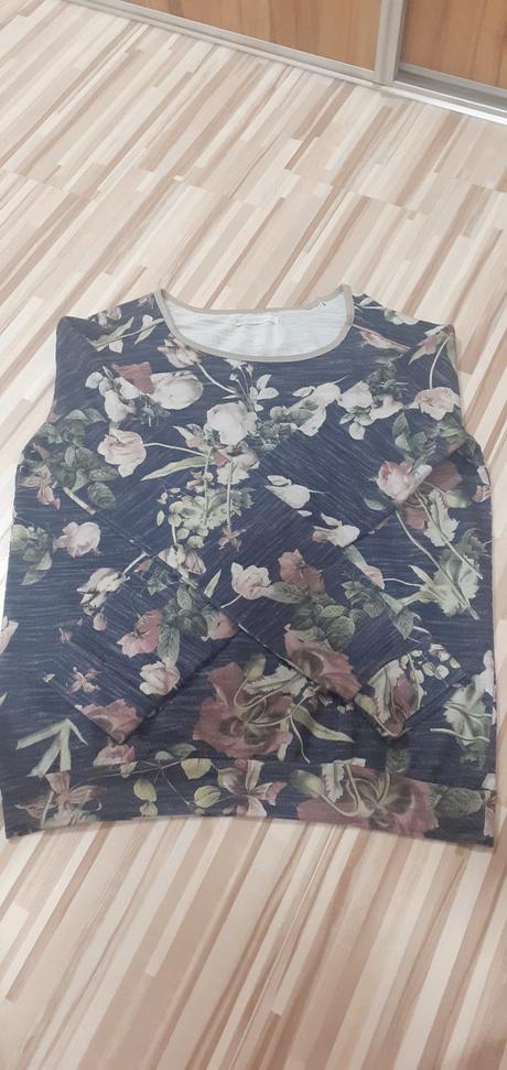Mikina/tričko s kvetmi, bershka,l