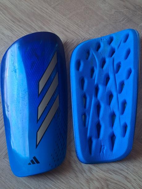 Chrániče adidas,