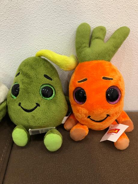 Ovocníčkovia sklene oci,