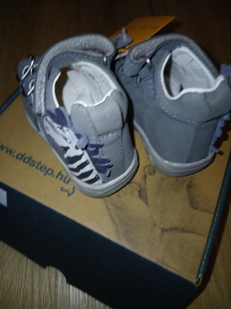 Nové  d.d.steep sandále, d.d.step,19