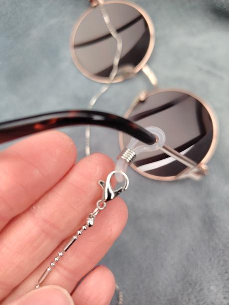 Strieborná ozdobná šnúrka na okuliare, 