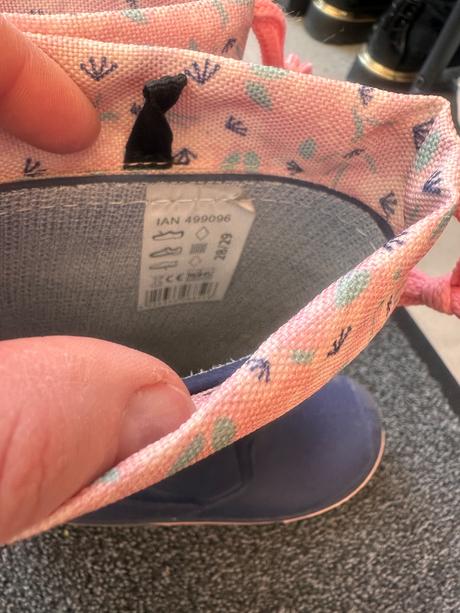 Krasne gumaky 28/29, lupilu,28