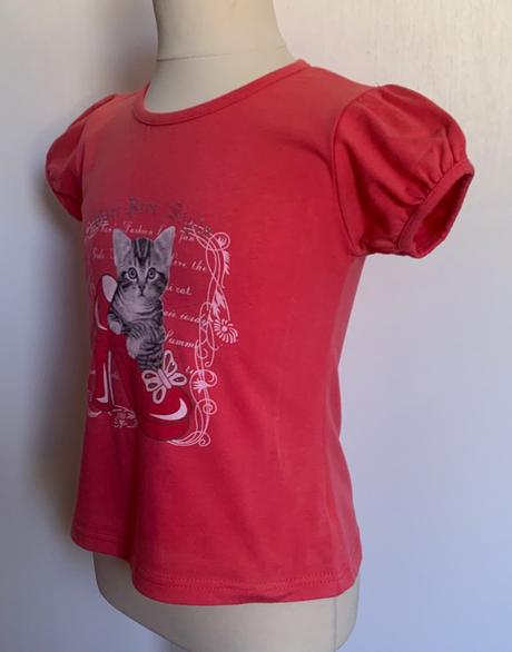 Tmavoružové tričko s mačickou, 116