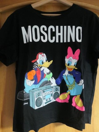 Moschino moderne,trendy,kvalitne bavlnene tricko l, moschino,l