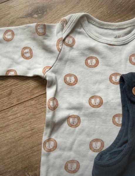 Krásne súpravy pre dvojičky v.62 h&m, 62