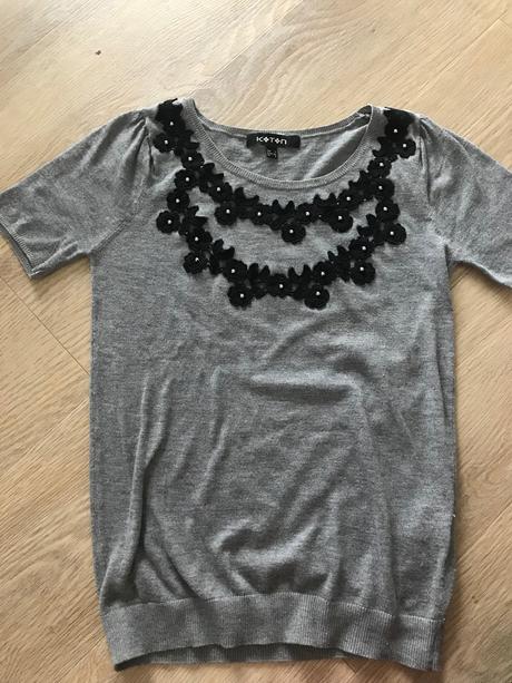 Svetrik s ozdobou, s