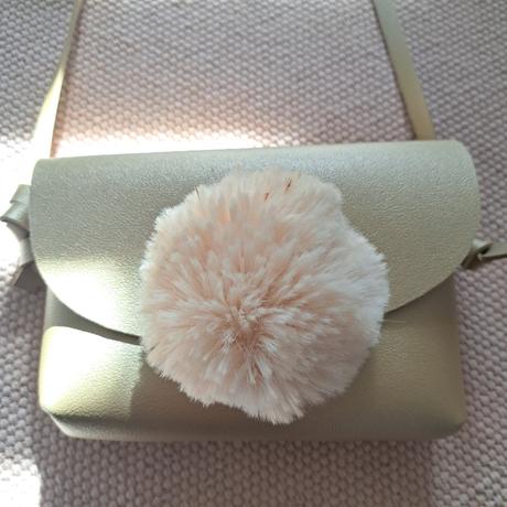 Reserved kabelka, reserved