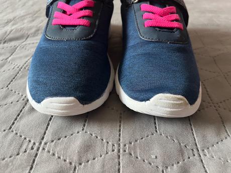 Ľahučké tenisky (aj na telesnú), sprandi,32