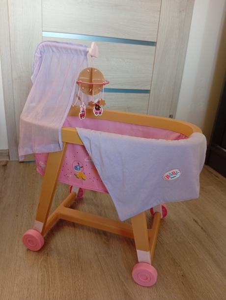 Postieľka baby born, 