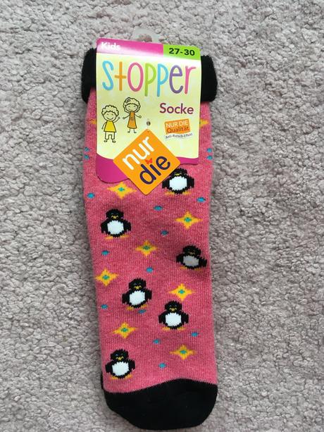 Nové  hrubé protišmykové ponožky s tučniačikmy, 27