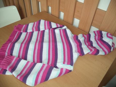 Viacfarebný dobre nositelný svetrik, cherokee,110