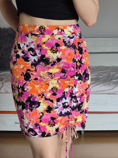 Ružová farebná mini sukňa, takko,42