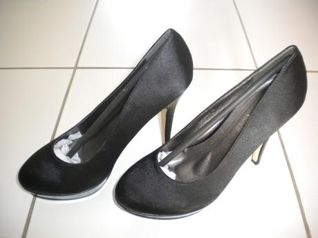 Čierne saténové lodičky, 39
