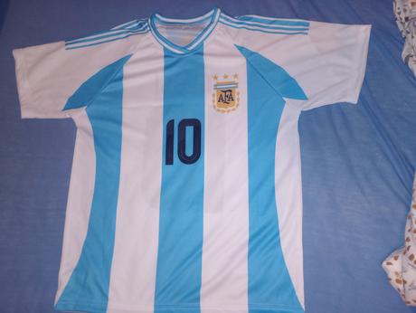 Ponúkam nový chlapčenský dres messi, 158