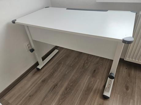 Detský výškovo nastaviteľný písací stôl,