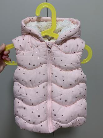 Detská svetloružová zateplená vesta s kapucňou, 92