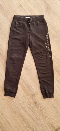 Cierne tepláky tommy hilfiger 146/152, tommy hilfiger,152