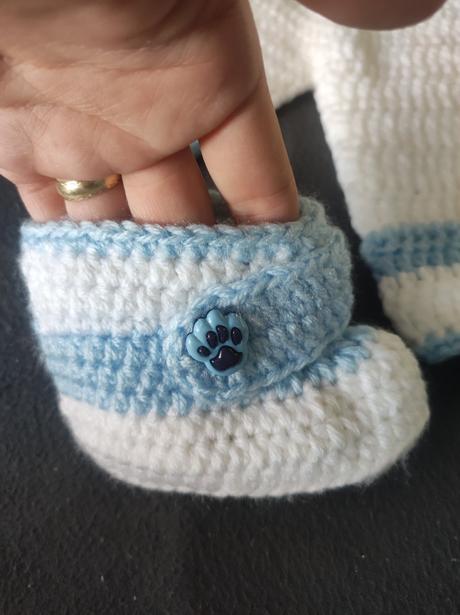 Krásny svetrík s papučou, 62