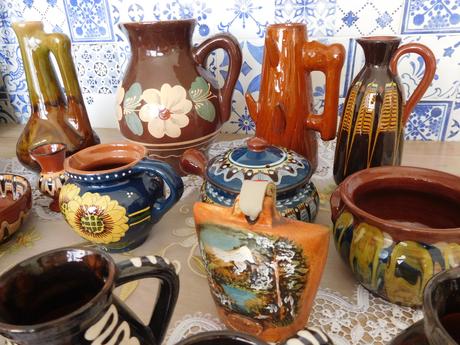Keramika  farebná rozna, 