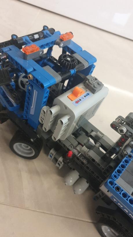 Skladačka na chlp rovnaká ako lego 8052,