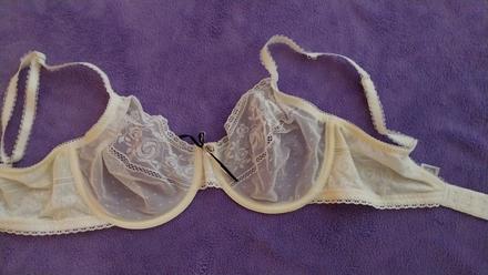 Béžová čipkovaná podprsenka marks&spencer 32dd, marks & spencer,70d